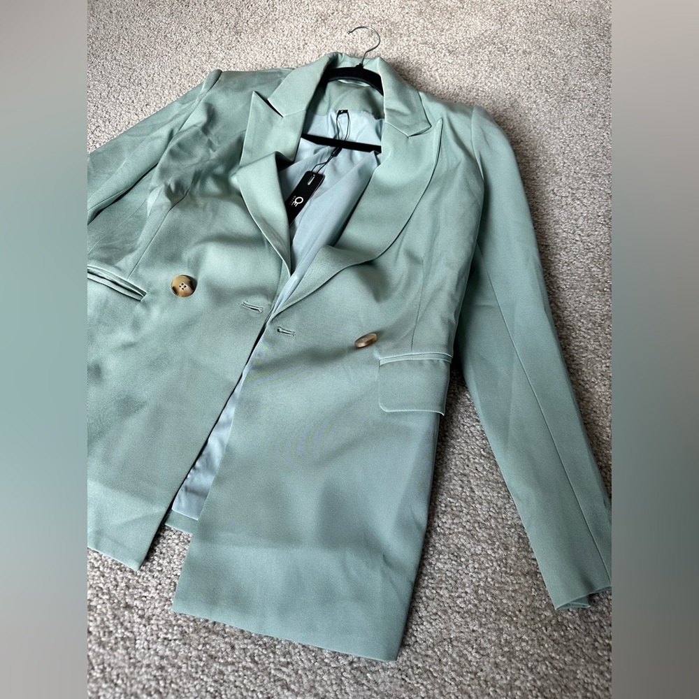 Blazer - Picture 2 of 2